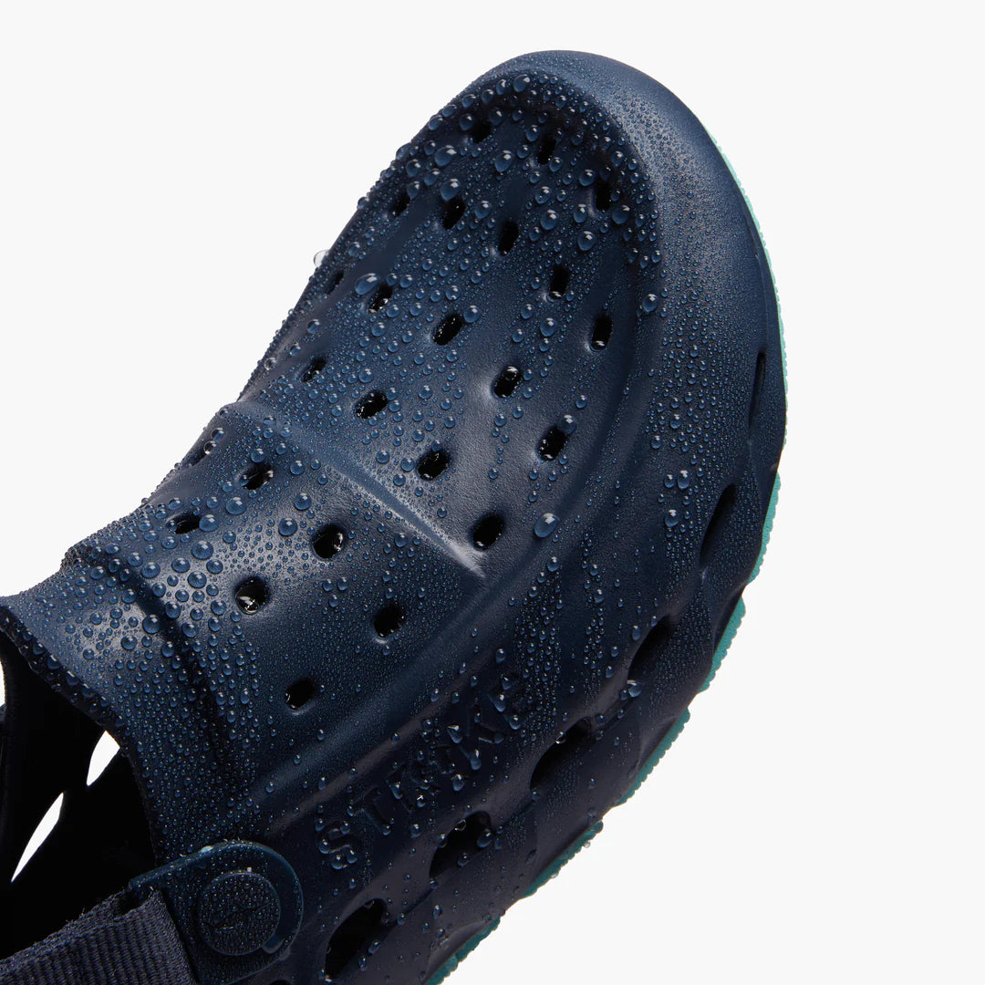 Strike Dogtooth Clog Navy